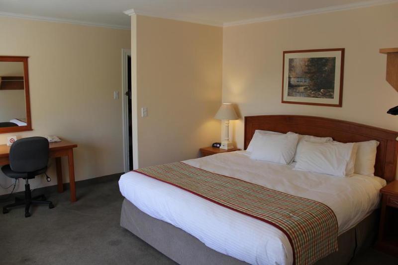 Travelodge By Wyndham Kamloops Exterior photo